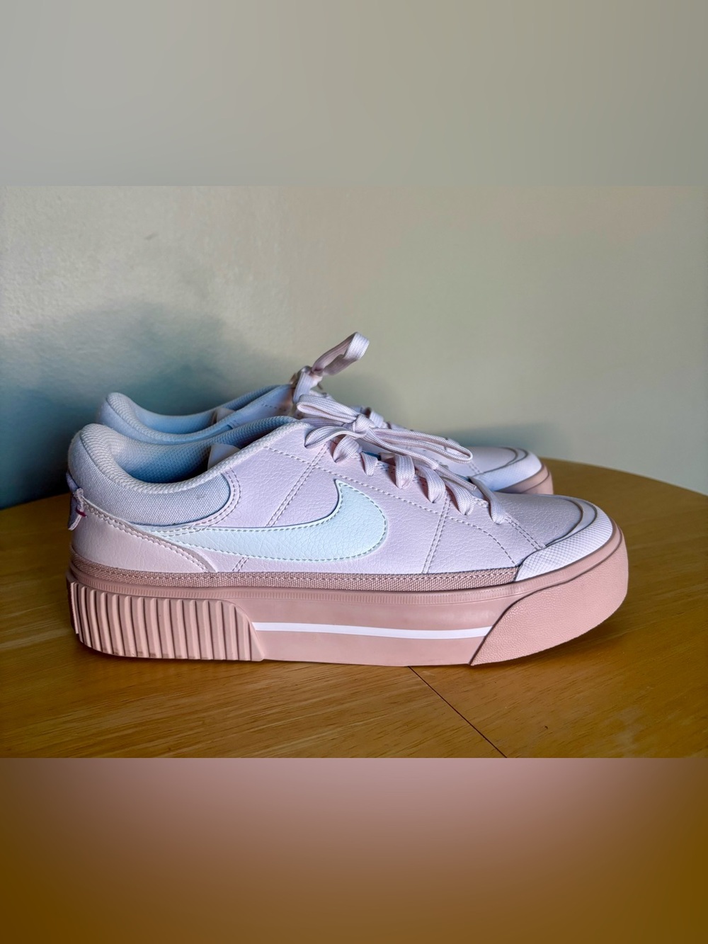 Nike Legacy Lift Pink Size 8
